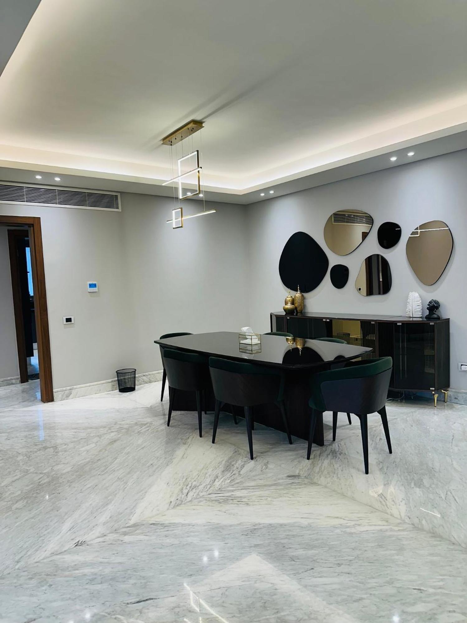 Apartment Omi Resdance Silver Palm